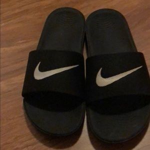 Nike slides women’s size 7.
